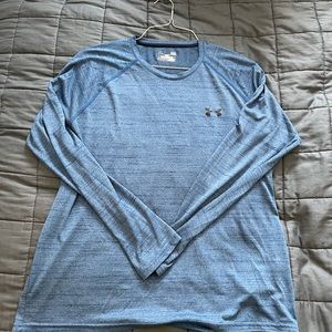 Large Under Armour Loose Heat Gear Long Sleeve